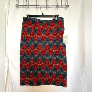 LuLaRoe/ Triangular patterned pencil Cassie Skirt​​​​​​​​​​